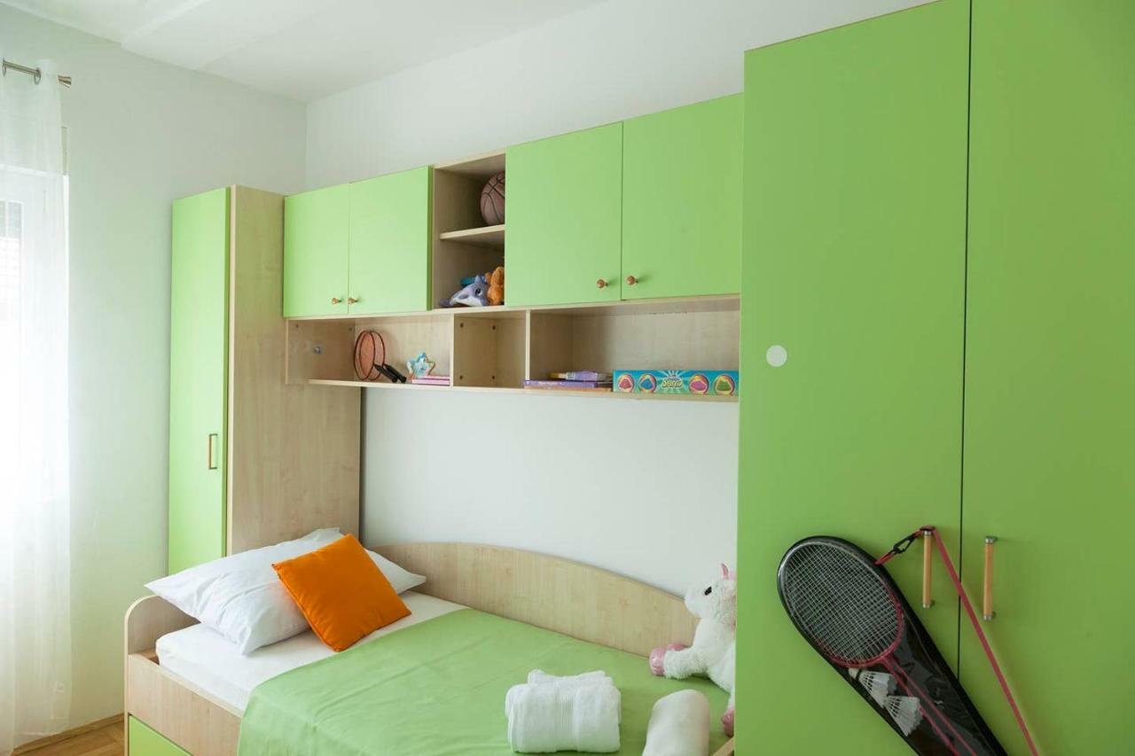 Superstar Apartment Жаборич Екстериор снимка